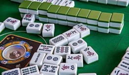 爆料万人迷打麻将视频,牌技高超，魅力四射